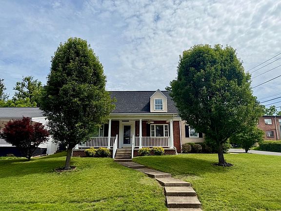 2nd image of 1740 Wiltshire Blvd