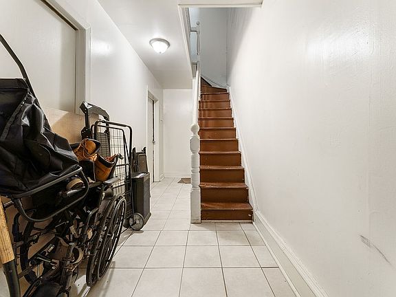 3rd image of 755 Beck St