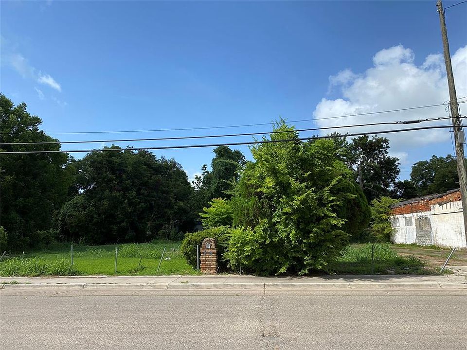 1st image of 559 W Milam St