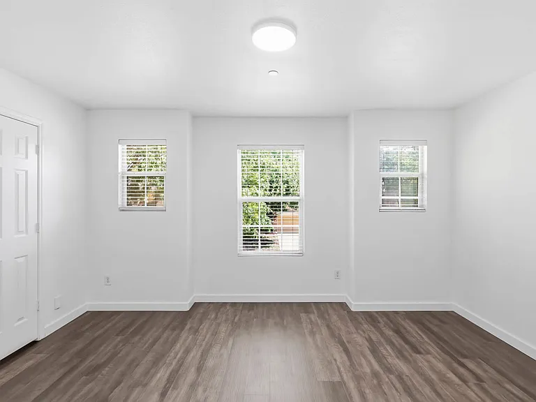 10067 Wake Bridge Dr — Photo 24