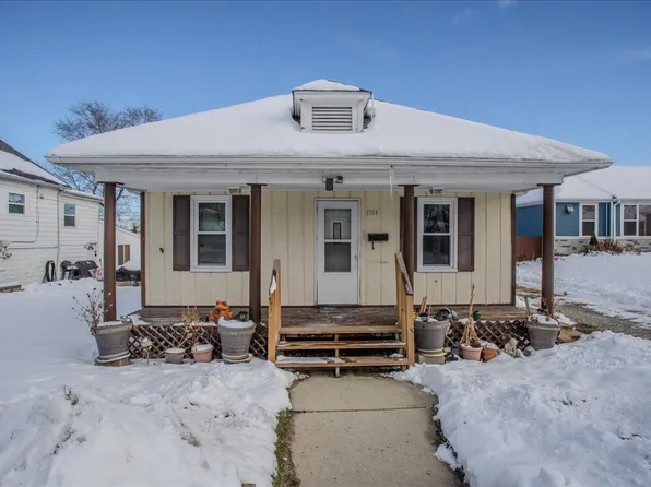 1104 Cora St, Joliet, IL 60435
