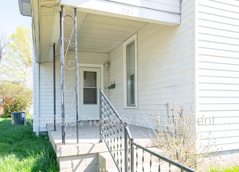 1562 Clinton St — Photo 11