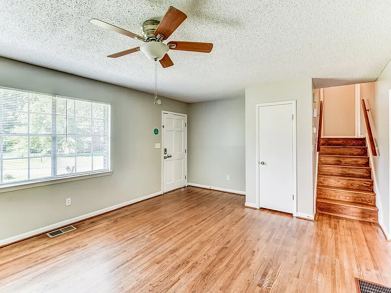5114 Meadows Dr — Photo 7