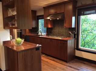 716 Lake Shore Rd, Lake Oswego, OR 97034