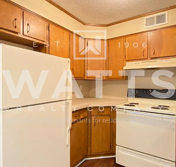 Club View Apartments — Photo 37