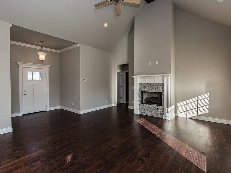 1511 Abbey Ln — Photo 8