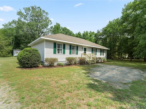 323 Creek Dr, Hardyville, VA 23070