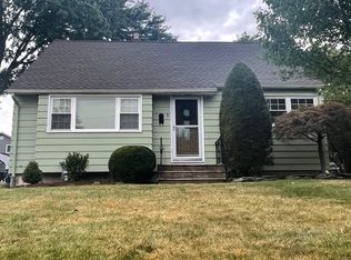 8 Cornell Dr, Clark, NJ 07066