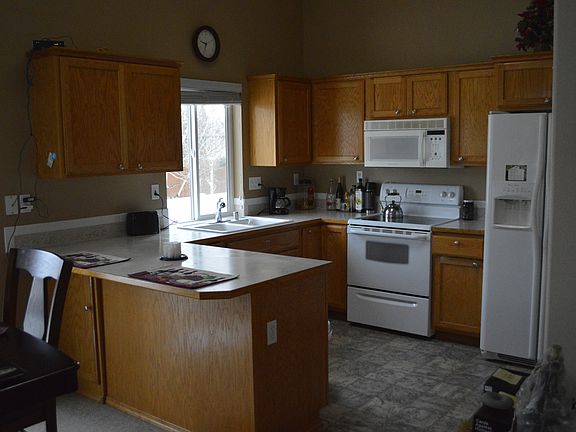 4th image of 4818 N Willow Rd
