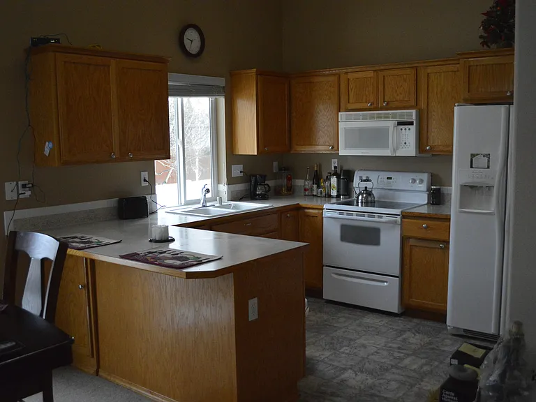 4818 N Willow Rd — Photo 4