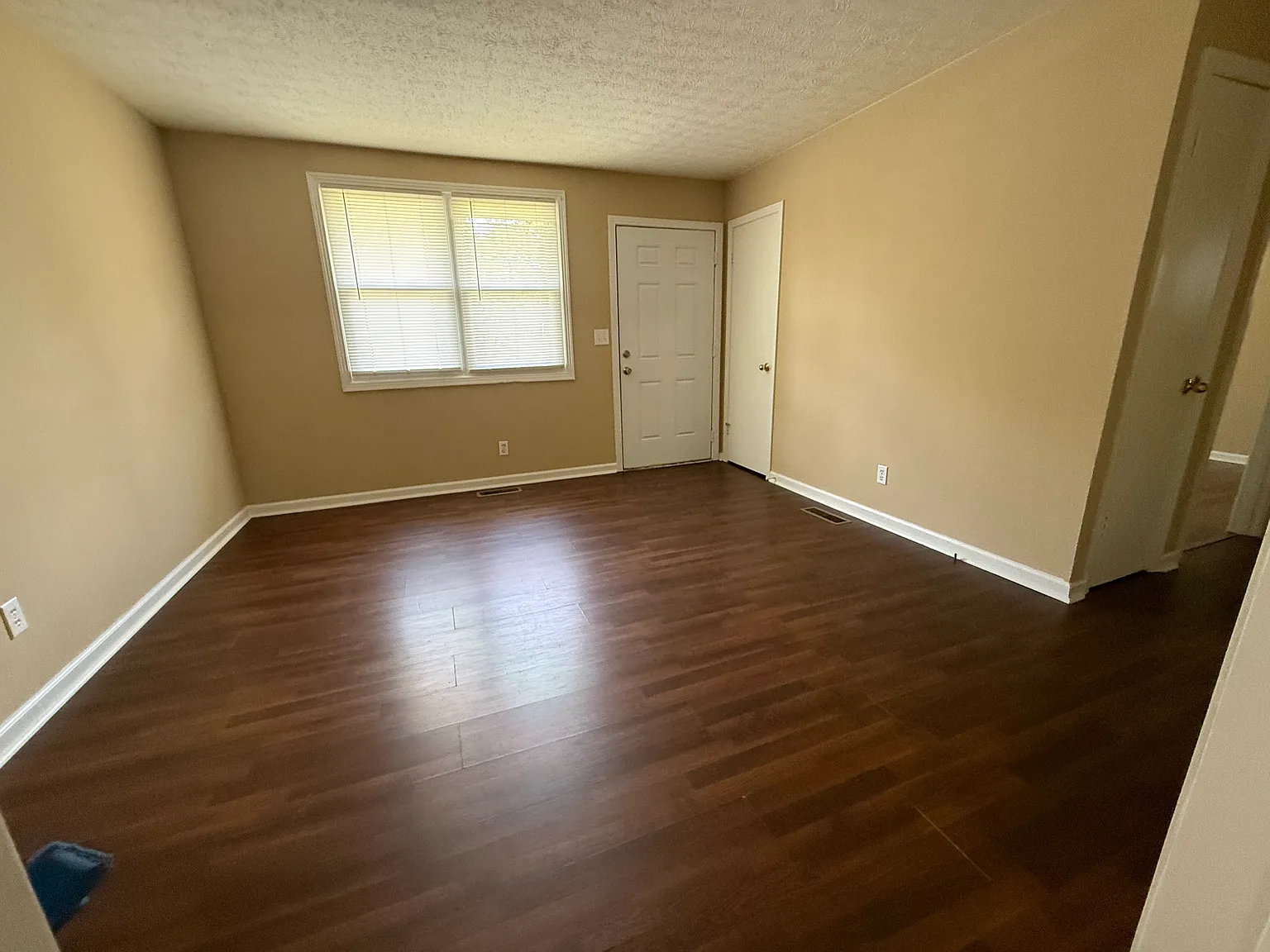 155 Windy Cir — Photo 3