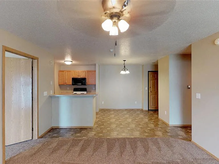 Oakmont Estates — Photo 14