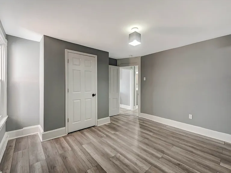 128 E Broad St #C — Photo 6