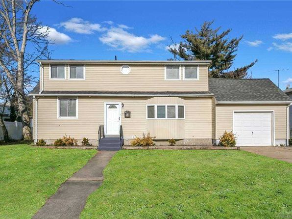 Copiague Real Estate Copiague NY Homes For Sale Zillow