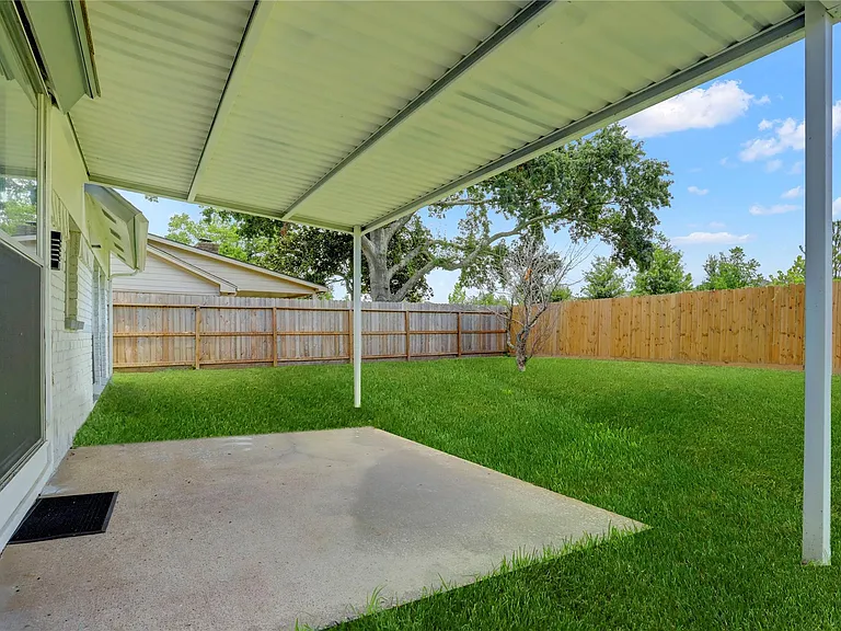 7926 Windy Creek Dr — Photo 41