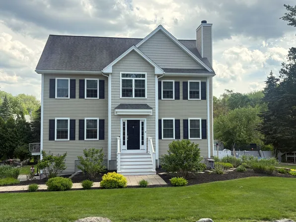 6 Dickson Ave, Tewksbury, MA 01876