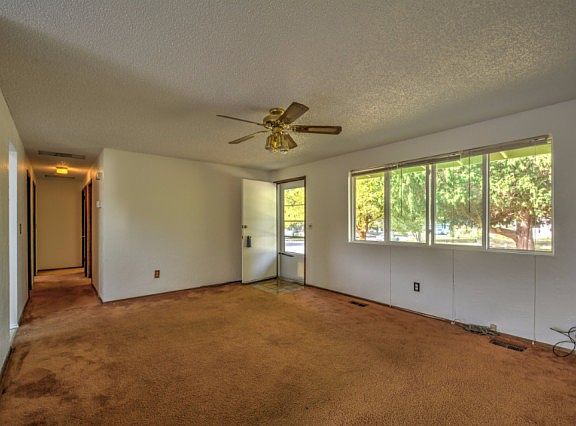 5th image of 6406 60th Pl NE