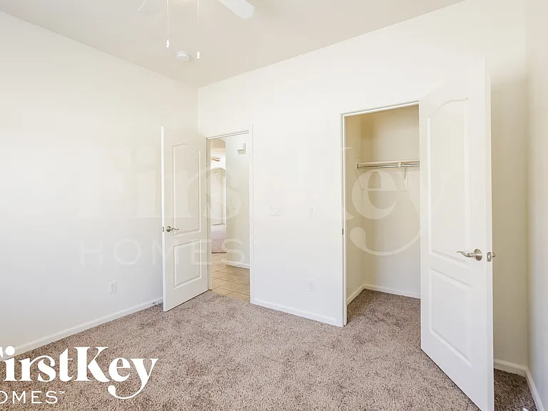 17363 W Elaine Dr — Photo 12