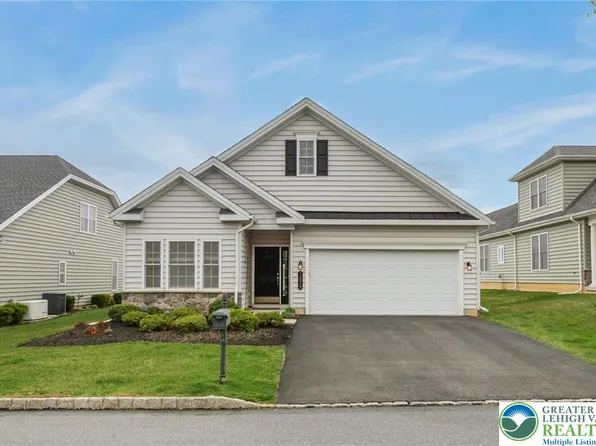 1070 Resolution Dr, Bethlehem, PA 18017