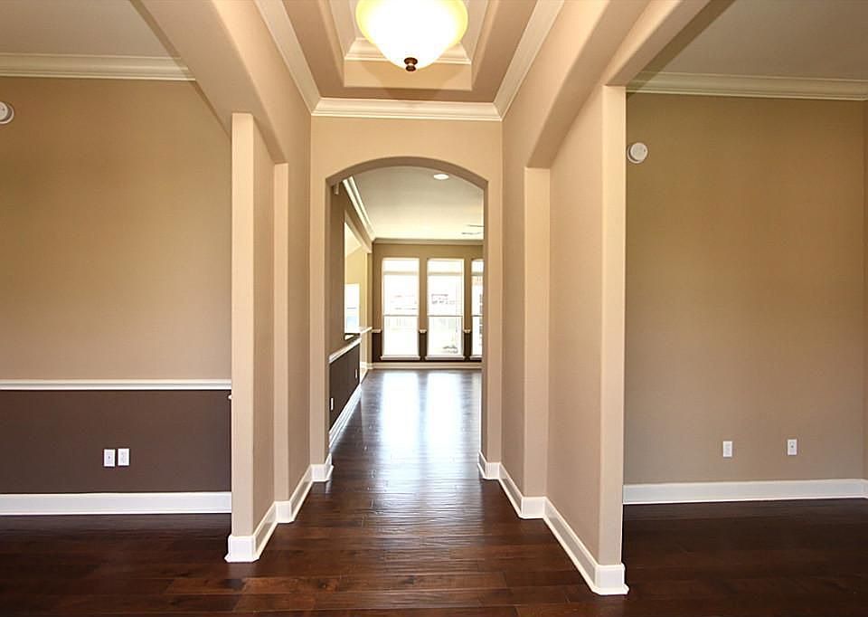 1st image of 16114 Lakegrove Frst
