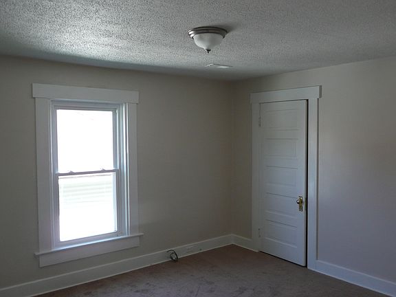 4th image of 231 Air St