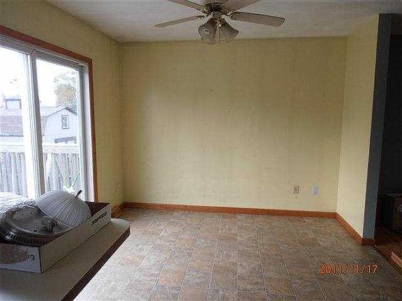 3rd image of 205 Farnstead Dr