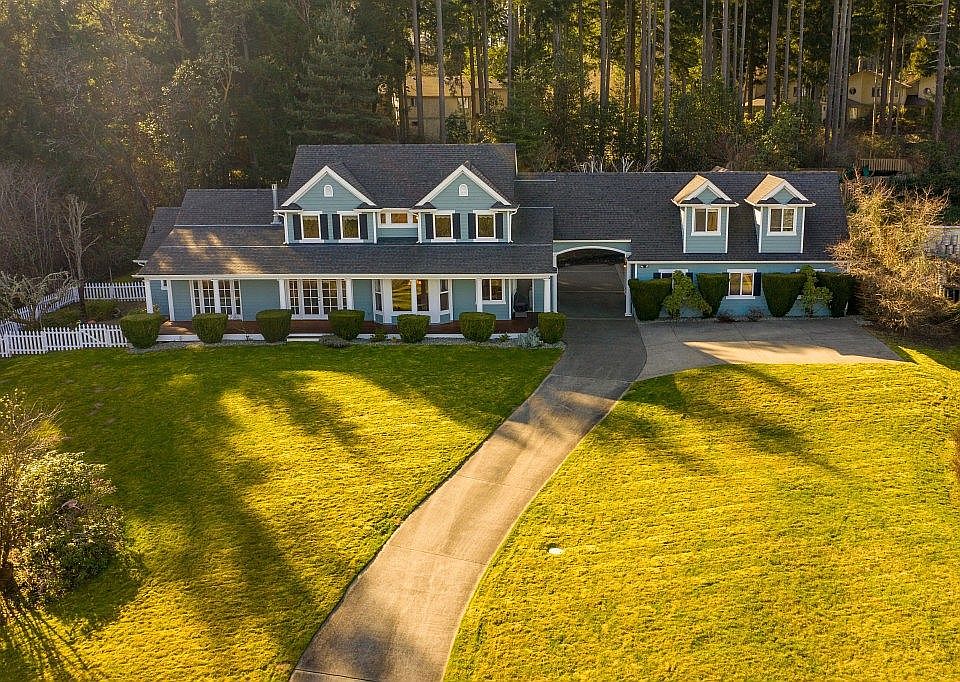 1st image of 942 9th Avenue Court Fi