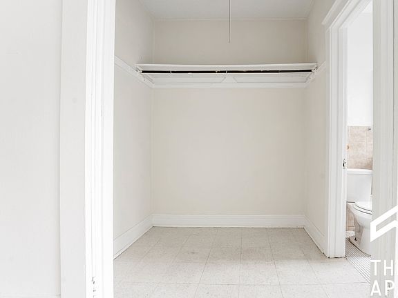 4th image of 2712 N Milwaukee Ave #202