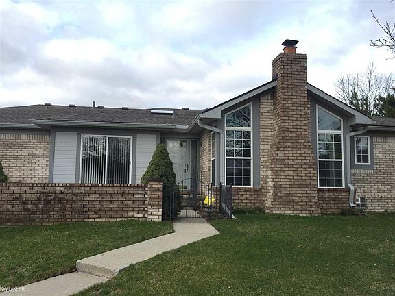 2nd image of 48583 Piedmont Ct