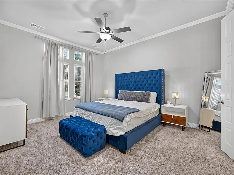 Primary bedroom down