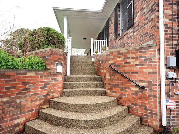 steps to front porch