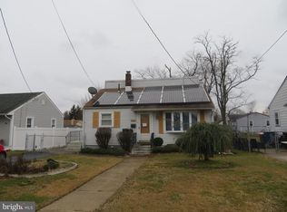 613 Manor Rd, Beverly, NJ 08010