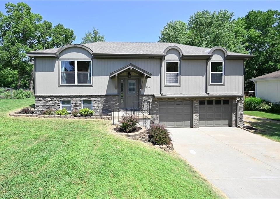 1st image of 118 Town Court Cir