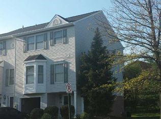 124 Westbrooke Ln, Coraopolis, PA 15108