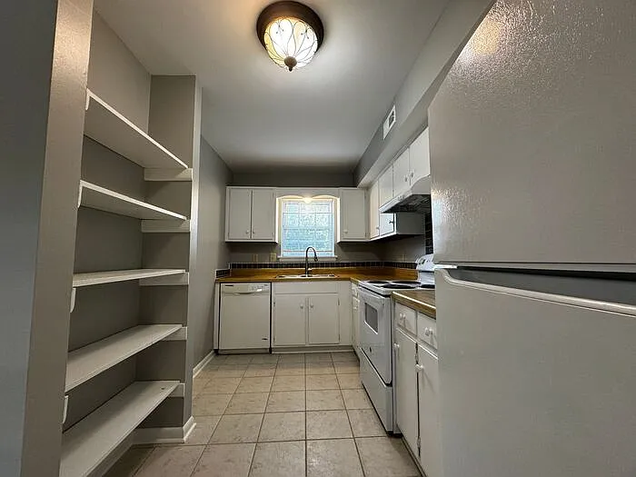 2119 Marinawoods Dr SE — Photo 7