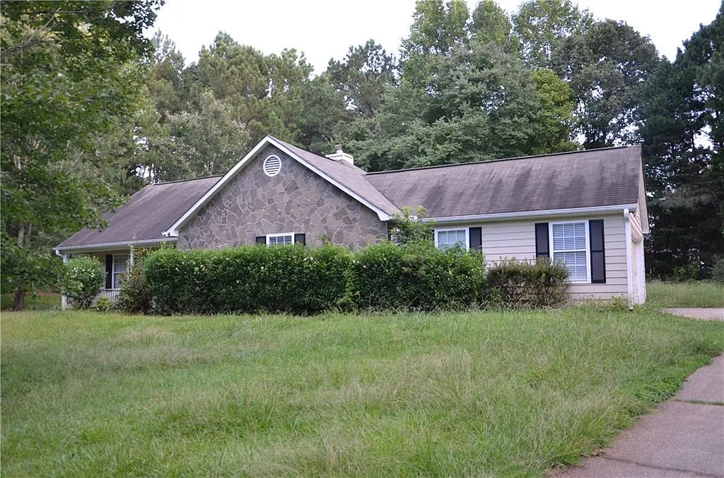 84 Maygold St photo 1