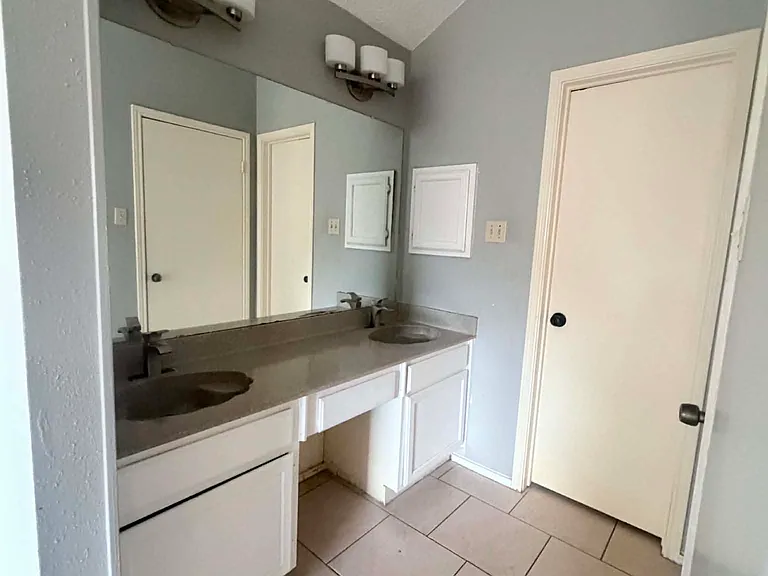 4203 Katrina Ln — Photo 6