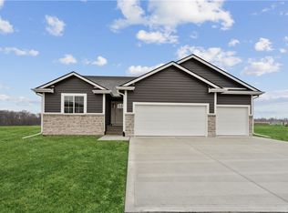 25055 Eagle Vista Dr, Adel, IA 50003