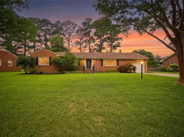 1920 Ames Cir W, Chesapeake, VA 23321