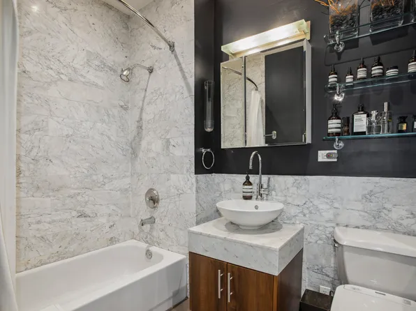 1 Wall Street Court image 4 of 7