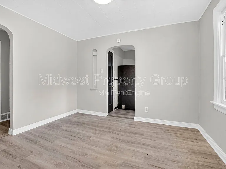 222 Henquin Dr — Photo 7