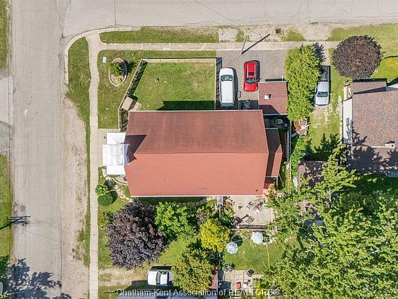 5th image of 203 McIntyre St