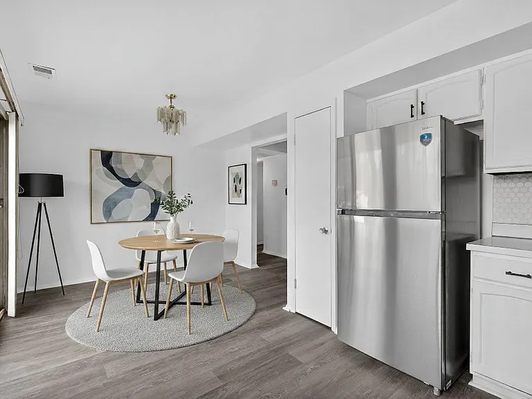 8801 Monmouth Dr — Photo 11