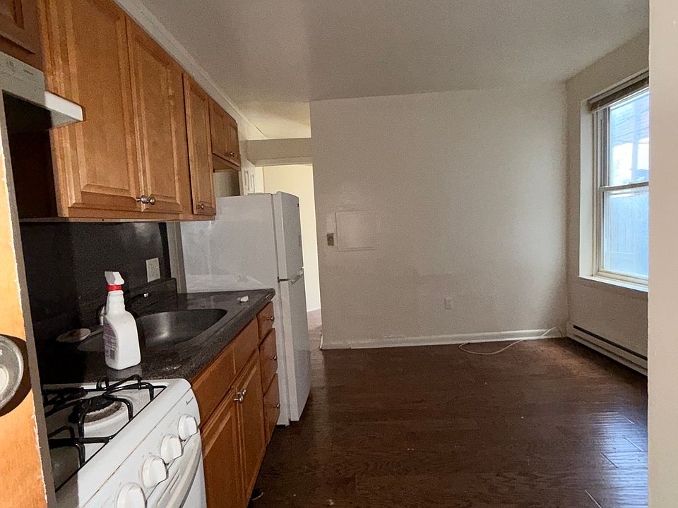 1st image of 849 N 26th St APT 1R
