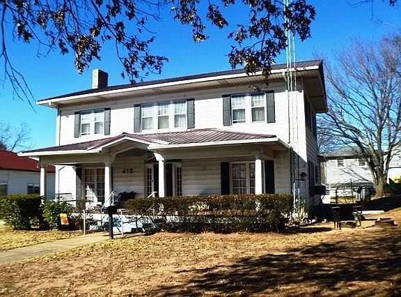 2nd image of 412 N Hinckley St
