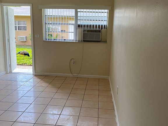 3rd image of 15960 NE 19th Ct #2