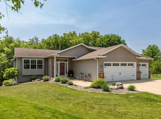 466 45th Manor Ln NW, Rochester, MN 55901