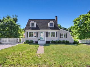 16 Plymouth Rd, Reading, MA 01867
