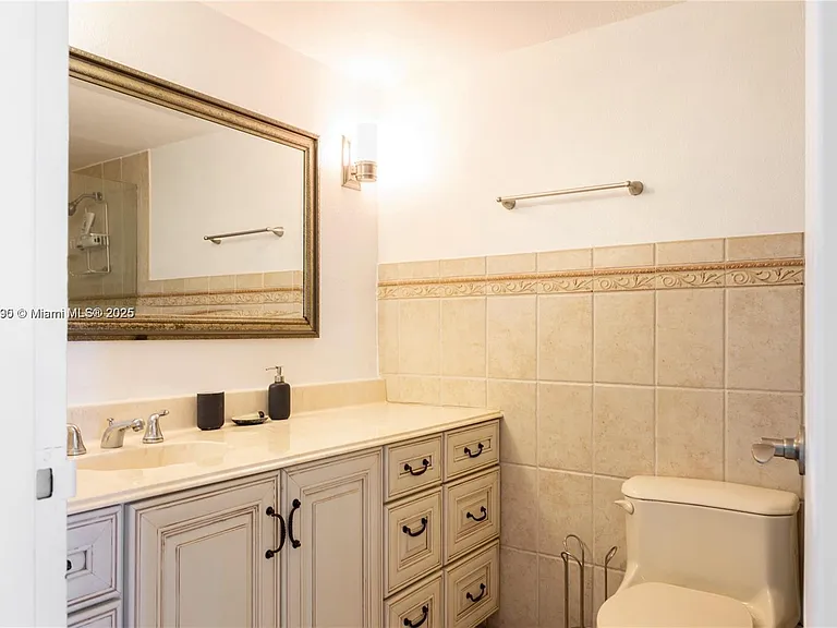 5555 Collins Ave #11U — Photo 16