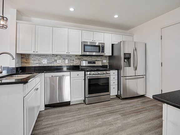 5th image of 54 Egg Harbour Ct